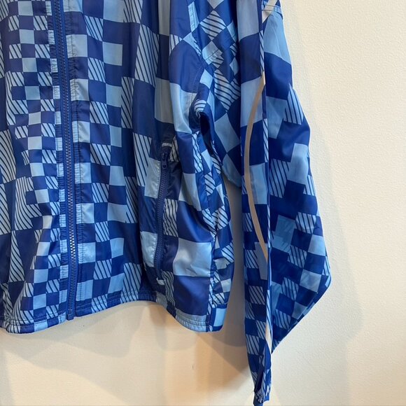 Sweaty Betty Pack Away Lightweight Jacket in Blue Graphic Print - Picture 5 of 7